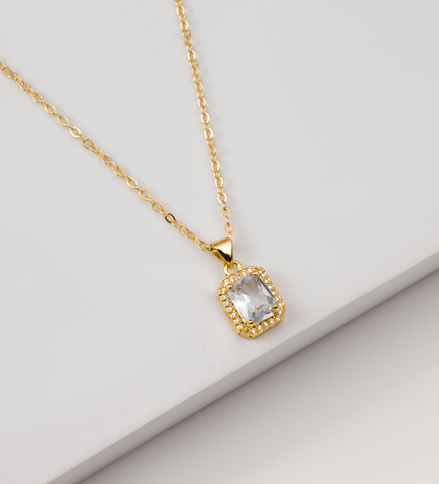 cable-chain-zircon-necklace